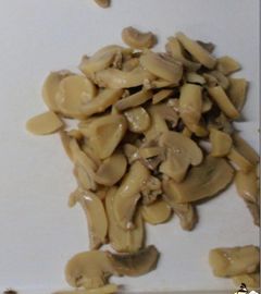 قارچ Agaricus Bisporus 284g برش / قطعات و ساقه در قوطی ها