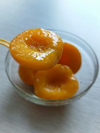 هلو شیرین کنسرو هلو زرد در شربت مواد غذایی کنسرو شده، HACCP BRC فهرست شده است