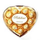 T12 جعبه کادویی شکلات مهره ای شکلات با کاغذ طلایی بسته بندی شده به شکل قلب