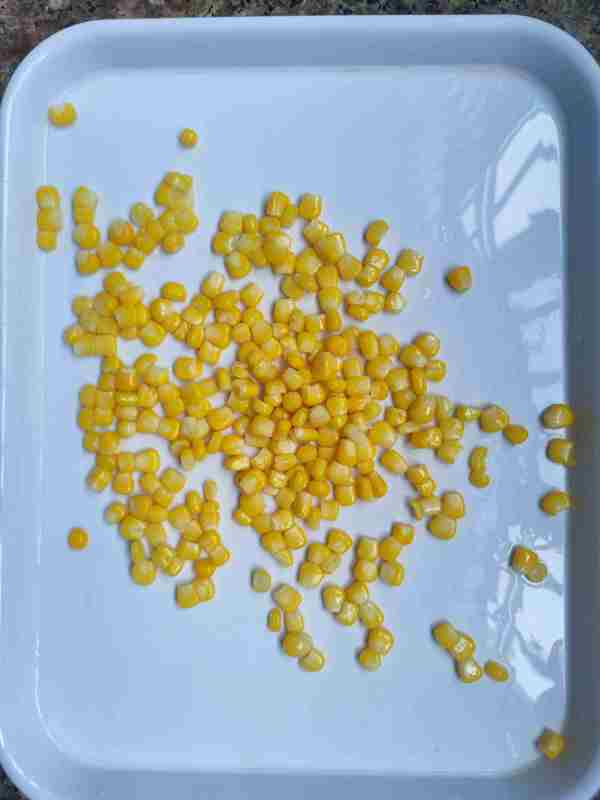 ذرت شیرین کنسرو شده آماده برای خوردن و برای هر غذای مناسب