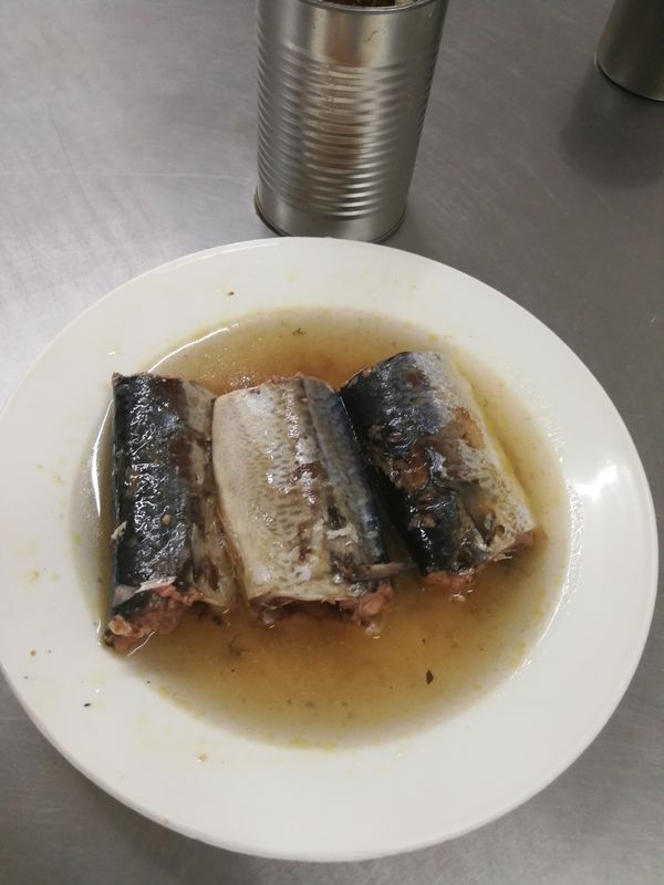 425 گرم کنسرو ماهی خال مخالی در سبزیجات ماهی کنسرو شده در آب شور