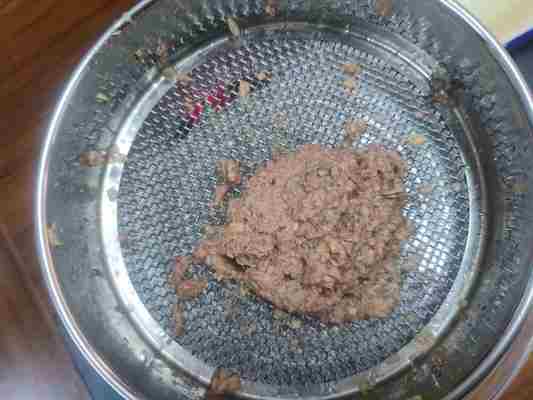 تکه های تن ماهی کنسرو شده راحت در قوطی بدون BPA 140 گرم. از تابش مستقیم آفتاب خودداری کنید. شرایط نگهداری