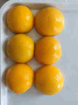 نگهدارنده ها هیچ کدام کنسرو شده زرد هلو و خوشمزه